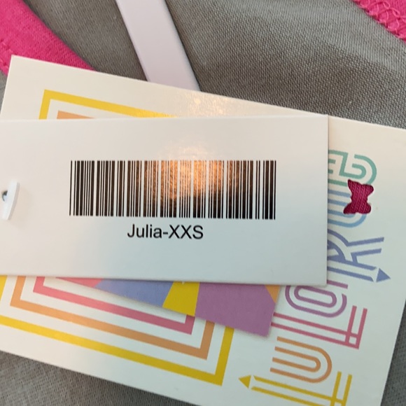 Julia - Picture 2 of 2